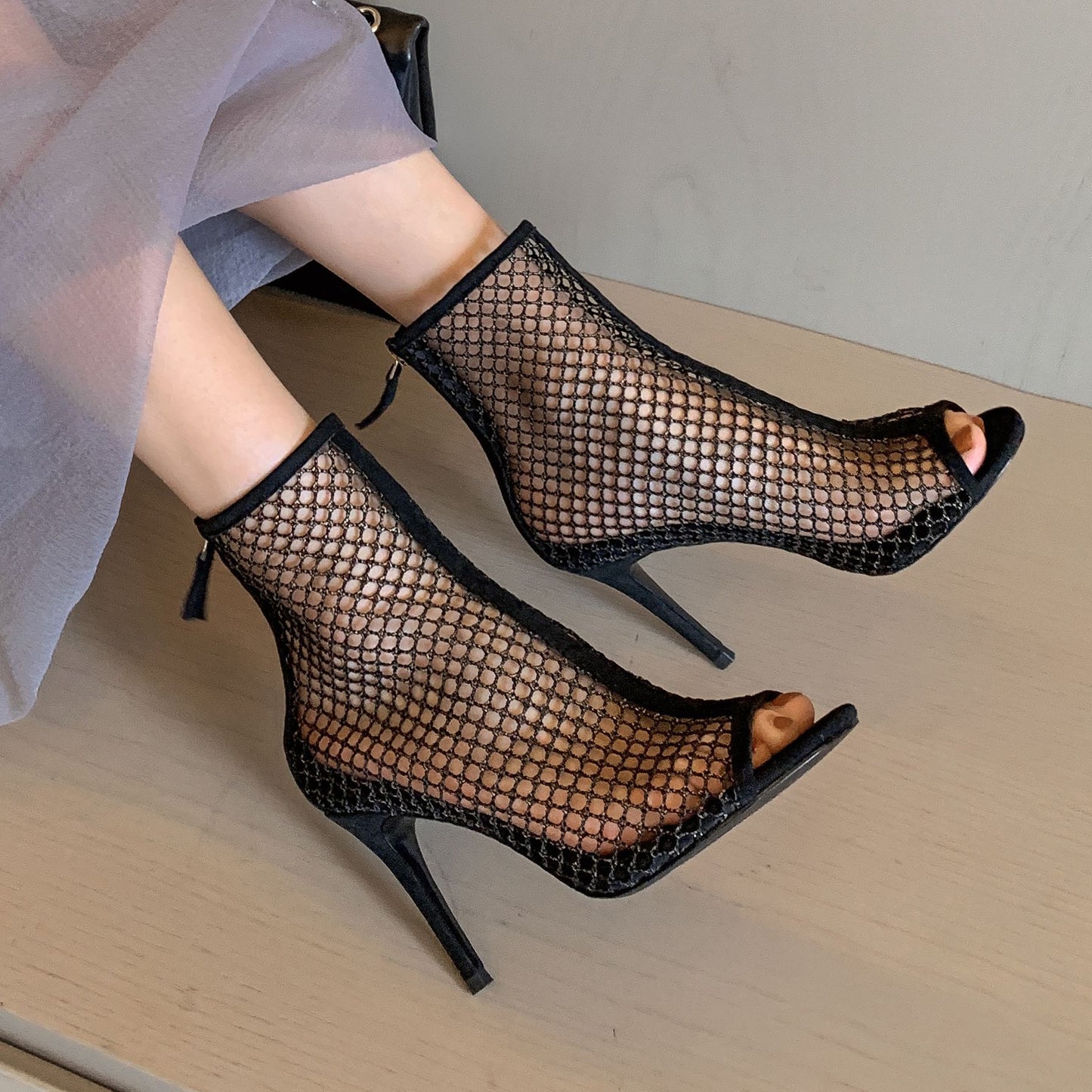 Summer New Mesh Hollow Zipper Stiletto Boots